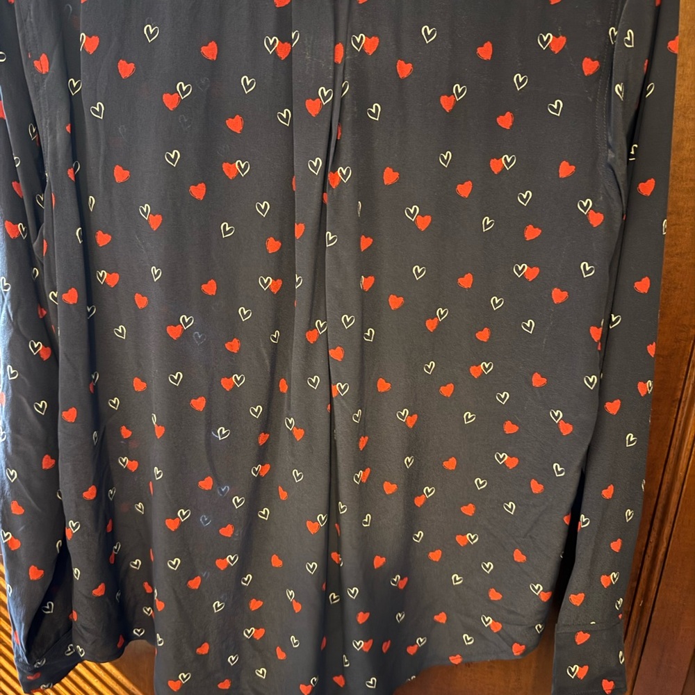 Rails Navy SILK Blouse with Red and White Heart Motif - Picture 3 of 7